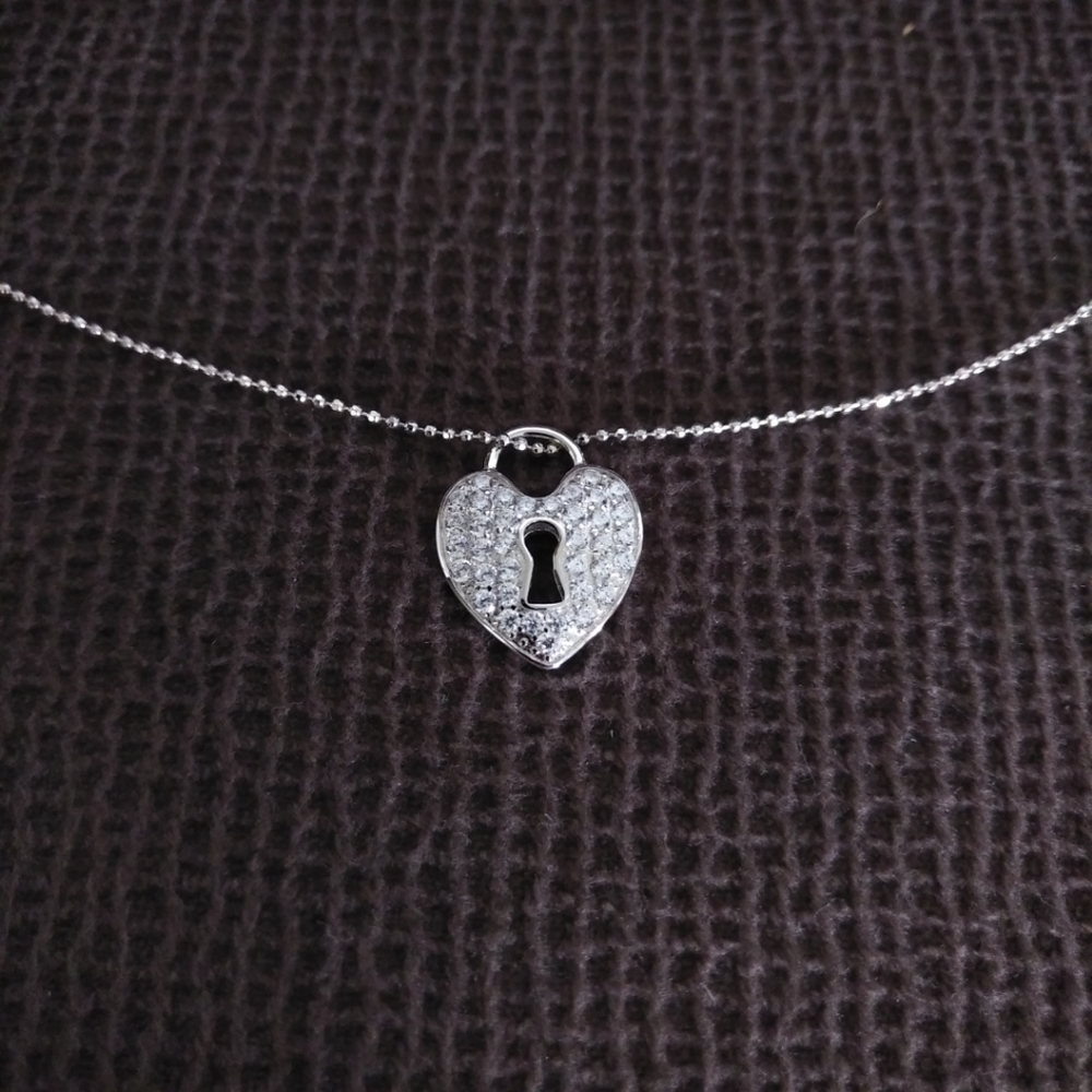 Ava Ro🚣 Silver Heart❤️ with Keyhole🗝️ Necklace